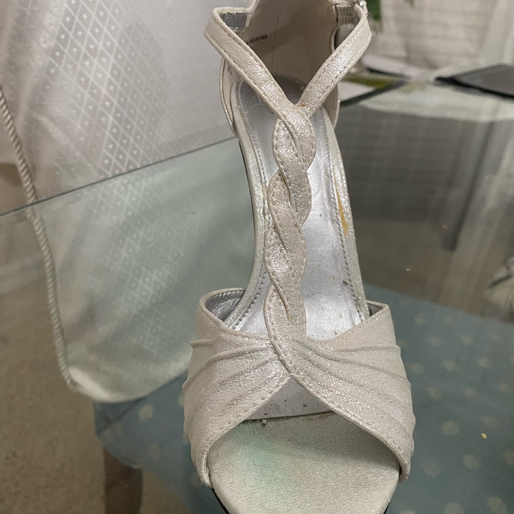 Kelly & katie Silver 3inch heels,sparkling like new cond  prom or Wedding - Picture 8 of 9